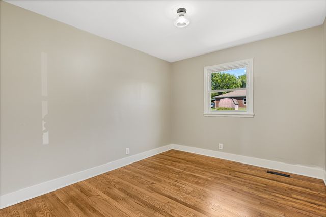 2706 Driftwood Dr, Springfield, TN 37172