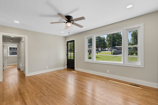 2706 Driftwood Dr, Springfield, TN 37172