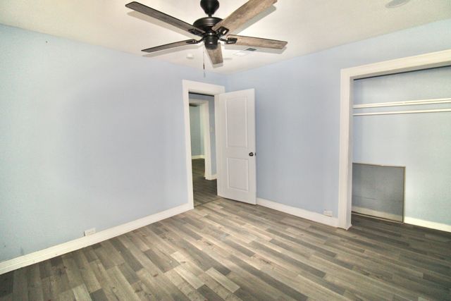 1206 S Edgefield Avenue, Dallas, TX 75208
