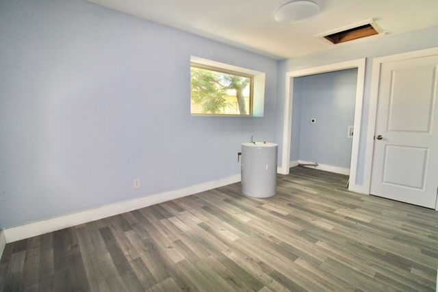 1206 S Edgefield Avenue, Dallas, TX 75208
