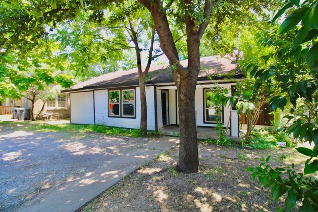 1206 S Edgefield Avenue, Dallas, TX 75208