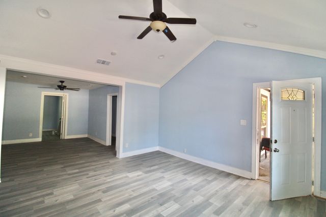 1206 S Edgefield Avenue, Dallas, TX 75208