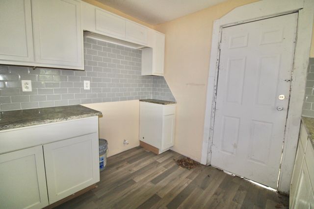 1206 S Edgefield Avenue, Dallas, TX 75208