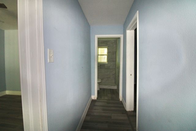 1206 S Edgefield Avenue, Dallas, TX 75208