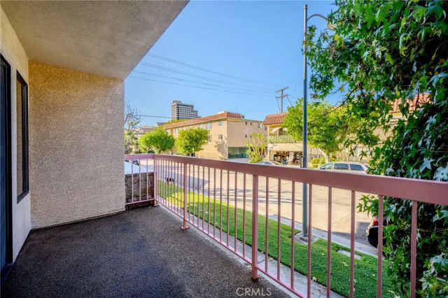 345 N Jackson 106, Glendale, CA 91206
