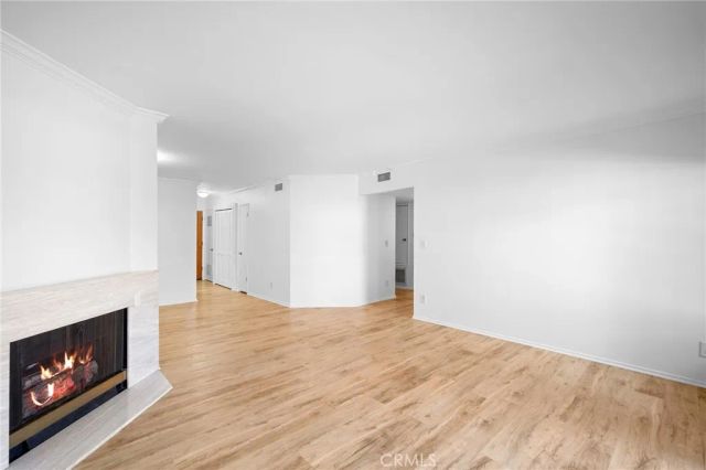345 N Jackson 106, Glendale, CA 91206