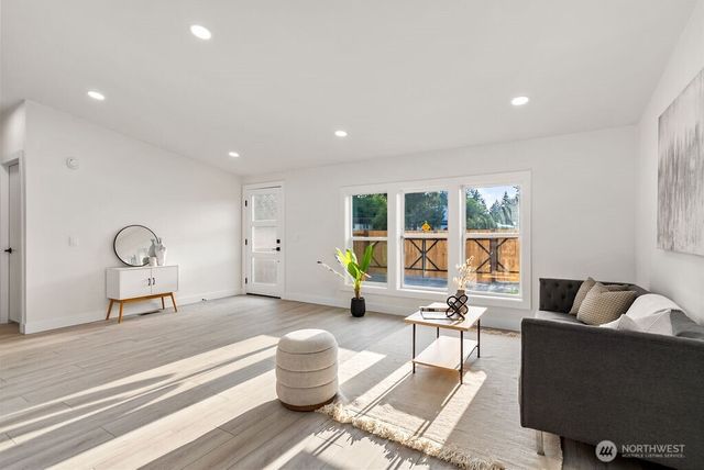 19719 65th Avenue E, Spanaway, WA 98387