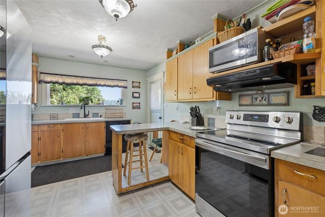 24324 SE 400th Street, Enumclaw, WA 98022