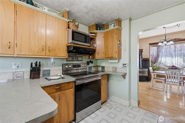 24324 SE 400th Street, Enumclaw, WA 98022
