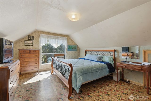 24324 SE 400th Street, Enumclaw, WA 98022