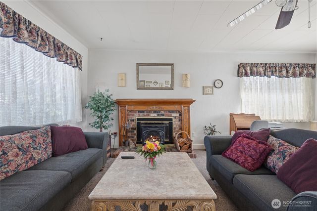 24324 SE 400th Street, Enumclaw, WA 98022