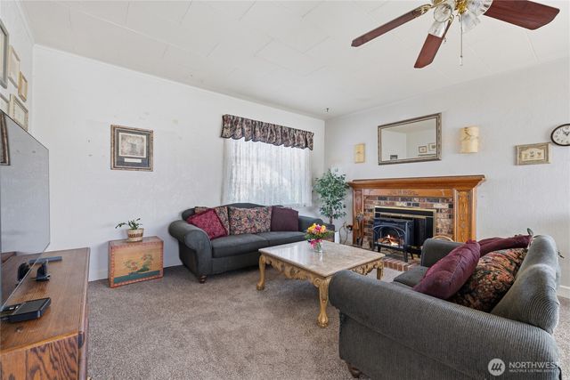 24324 SE 400th Street, Enumclaw, WA 98022