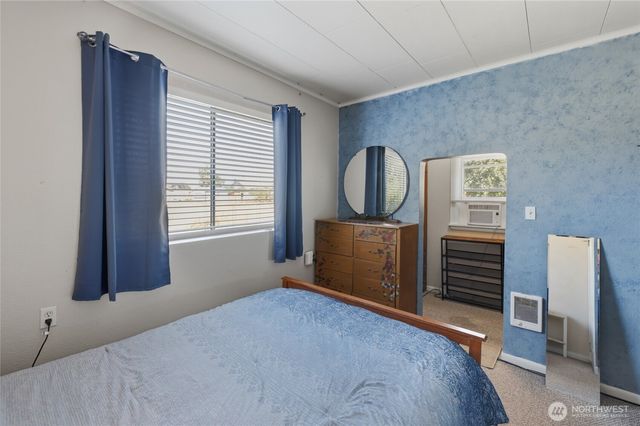 24324 SE 400th Street, Enumclaw, WA 98022