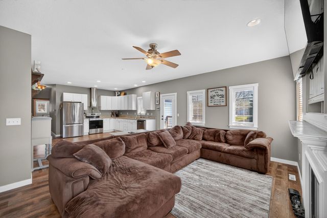 107 Dooley Court SW, Altoona, IA 50009