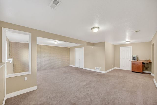 107 Dooley Court SW, Altoona, IA 50009