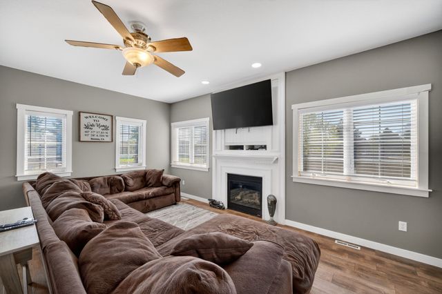 107 Dooley Court SW, Altoona, IA 50009