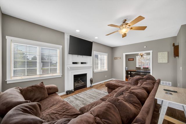 107 Dooley Court SW, Altoona, IA 50009