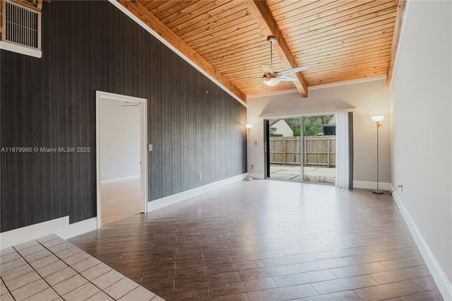 2290 Oak Ct, Pembroke Pines, FL 33026