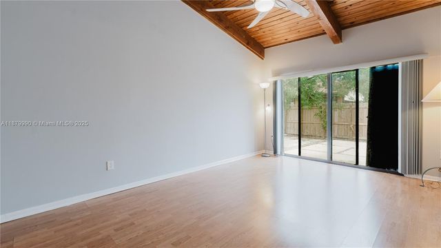 2290 Oak Ct, Pembroke Pines, FL 33026