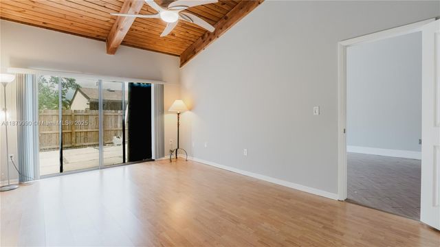 2290 Oak Ct, Pembroke Pines, FL 33026