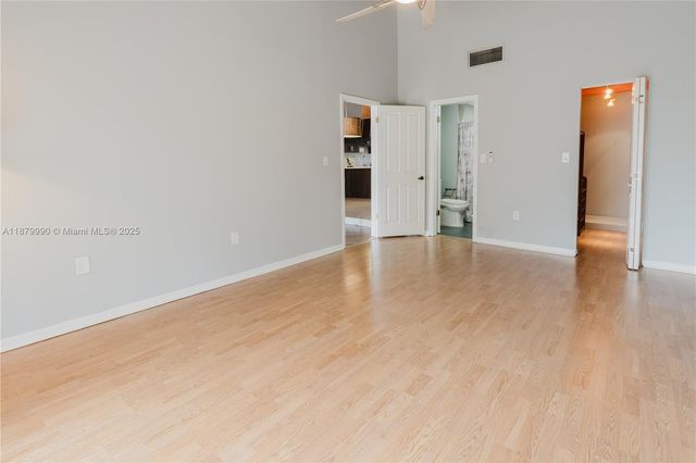2290 Oak Ct, Pembroke Pines, FL 33026