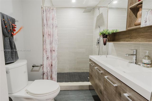 2290 Oak Ct, Pembroke Pines, FL 33026