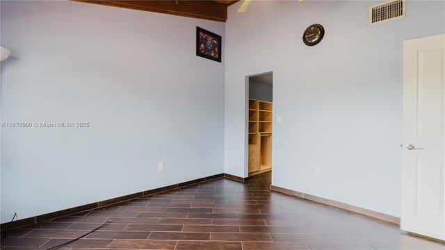 2290 Oak Ct, Pembroke Pines, FL 33026