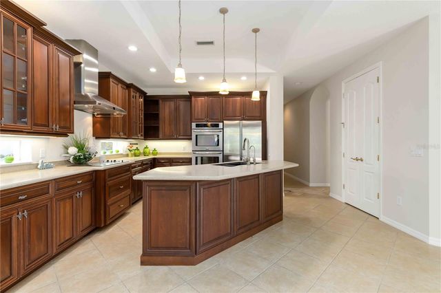 7815 ASHLEY CIRCLE, University Park, FL 34201