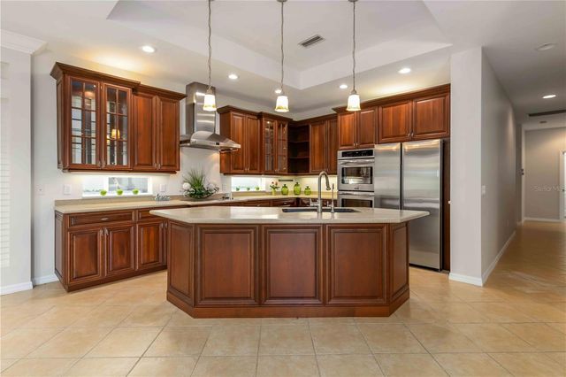 7815 ASHLEY CIRCLE, University Park, FL 34201