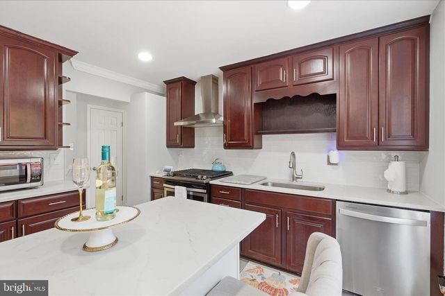 2816 RIDGE RD, Waldorf, MD 20603