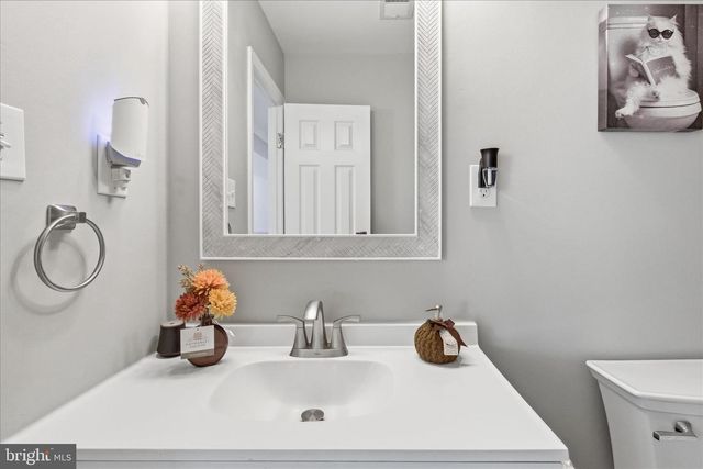 2816 RIDGE RD, Waldorf, MD 20603