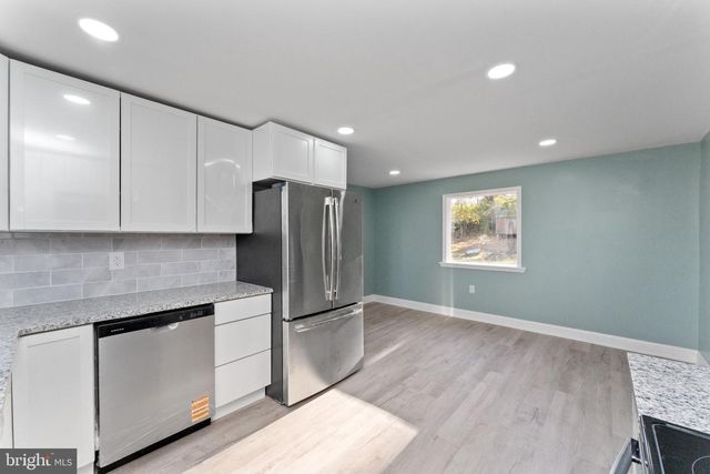 2126 NEEDHAMMER RD, Pottstown, PA 19464