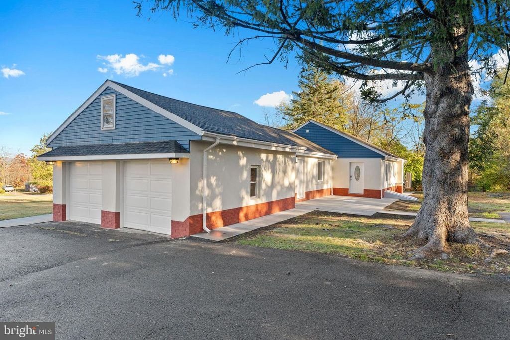 2126 NEEDHAMMER RD, Pottstown, PA 19464