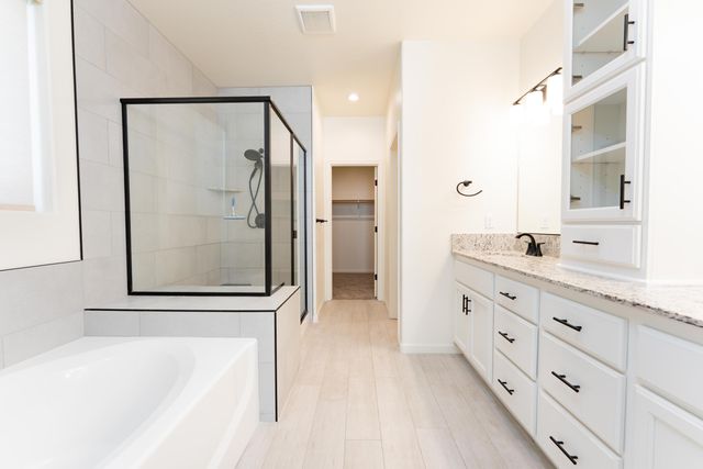 2241 E Monte Verde Court, Visalia, CA 93292