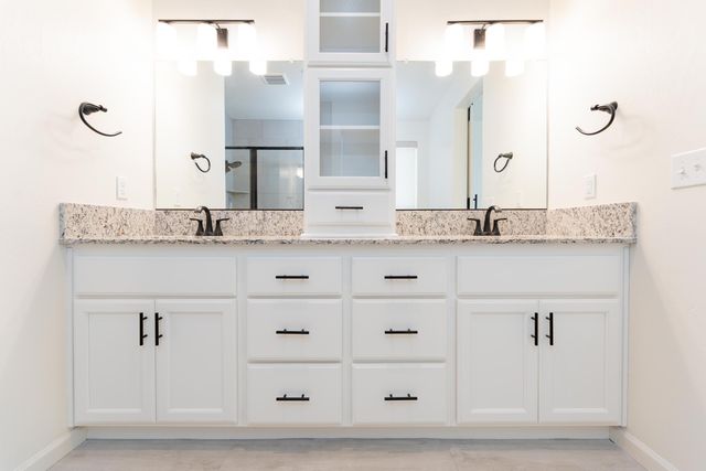 2241 E Monte Verde Court, Visalia, CA 93292