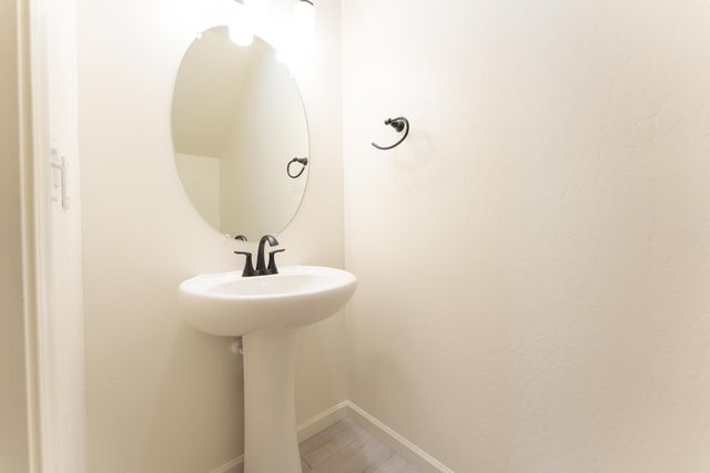 2241 E Monte Verde Court, Visalia, CA 93292