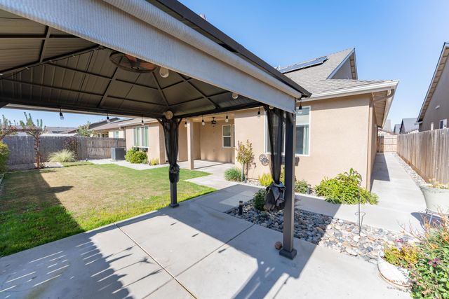2241 E Monte Verde Court, Visalia, CA 93292