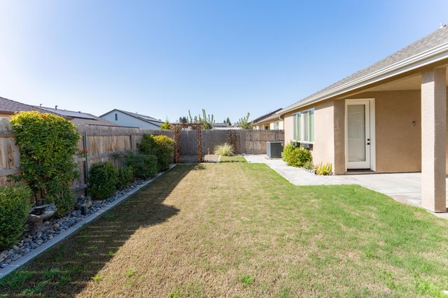 2241 E Monte Verde Court, Visalia, CA 93292