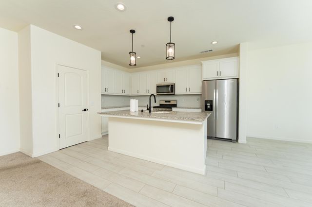 2241 E Monte Verde Court, Visalia, CA 93292