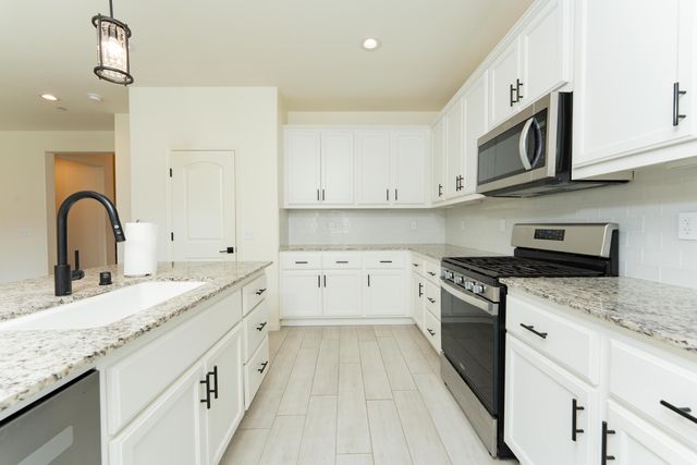 2241 E Monte Verde Court, Visalia, CA 93292