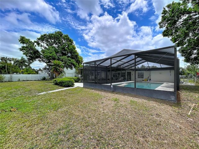 8616 MAGNOLIA STREET, Gibsonton, FL 33534
