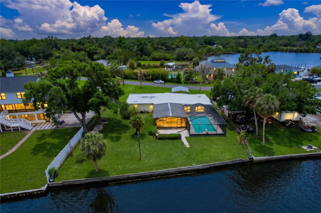 8616 MAGNOLIA STREET, Gibsonton, FL 33534
