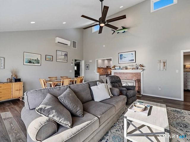 75 Shore Road, Clinton, CT 06413