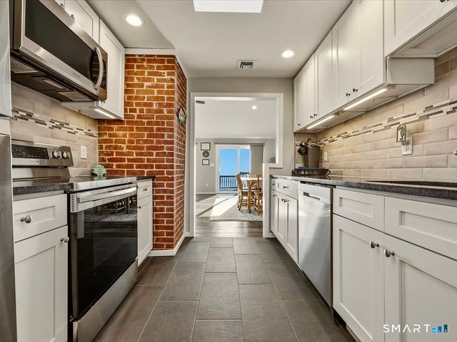 75 Shore Road, Clinton, CT 06413