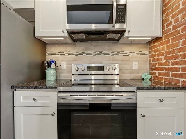 75 Shore Road, Clinton, CT 06413