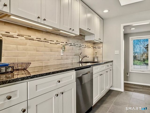 75 Shore Road, Clinton, CT 06413