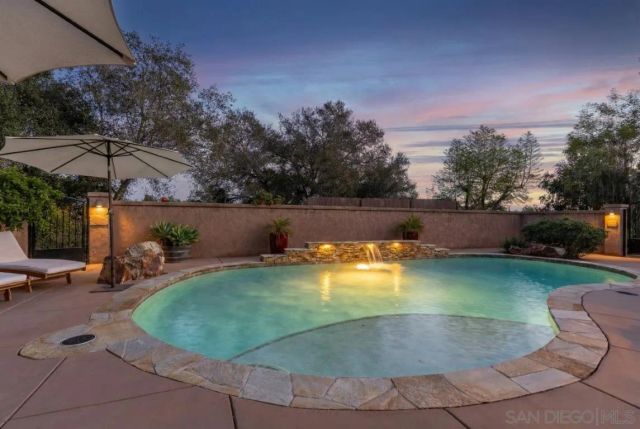 1195 Via Encinos, Fallbrook, CA 92028