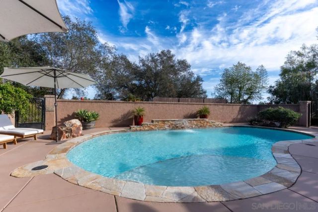 1195 Via Encinos, Fallbrook, CA 92028