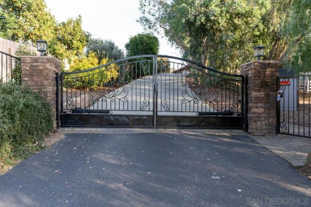 1195 Via Encinos, Fallbrook, CA 92028