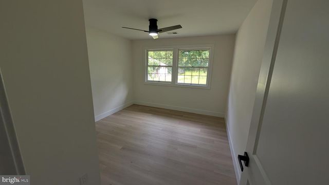 555 BILPER AVE, Lindenwold, NJ 08021